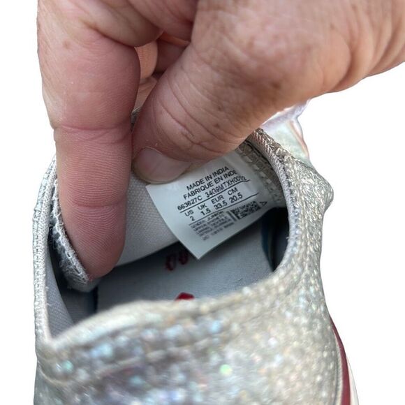 Converse Girls CTAS‎ OX Silver Glitter Sneakers Size 2 - Picture 5 of 7